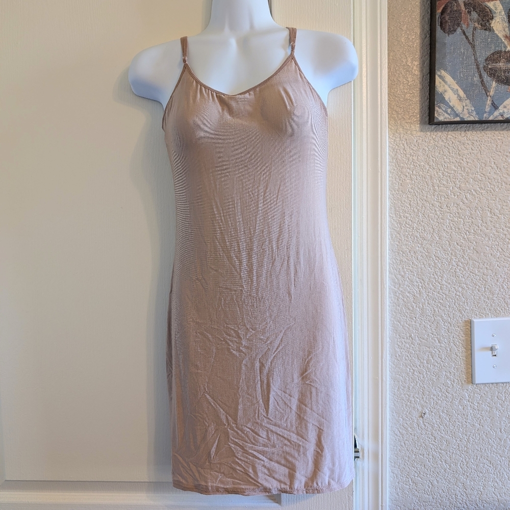 Victoria's Secret beige slip lingerie with shelf bra band size 34 EUC